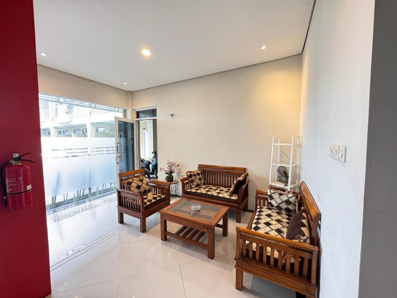 Fakhira Residence Hotel Cianjur Εξωτερικό φωτογραφία