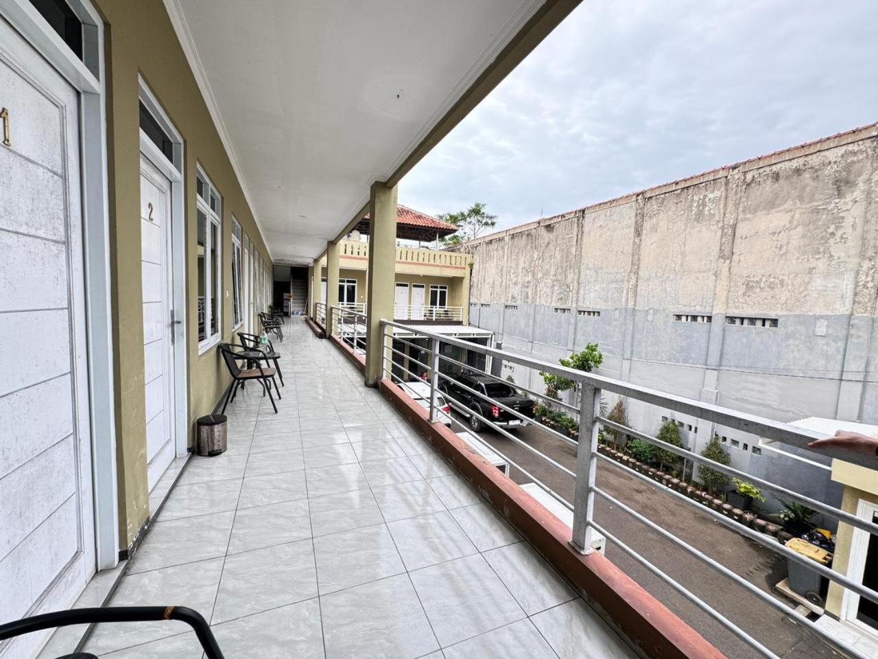 Fakhira Residence Hotel Cianjur Εξωτερικό φωτογραφία