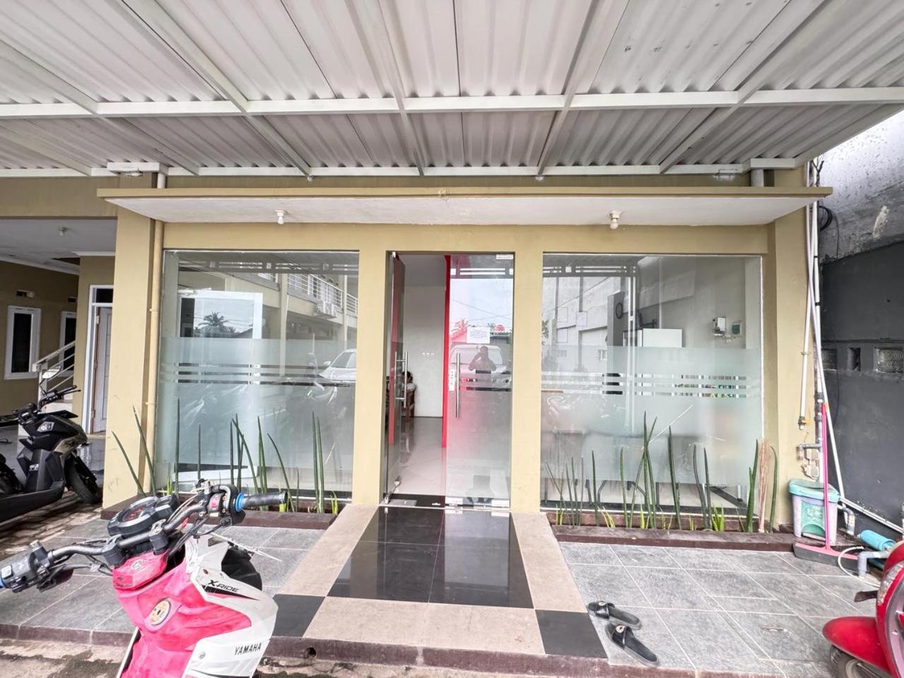 Fakhira Residence Hotel Cianjur Εξωτερικό φωτογραφία